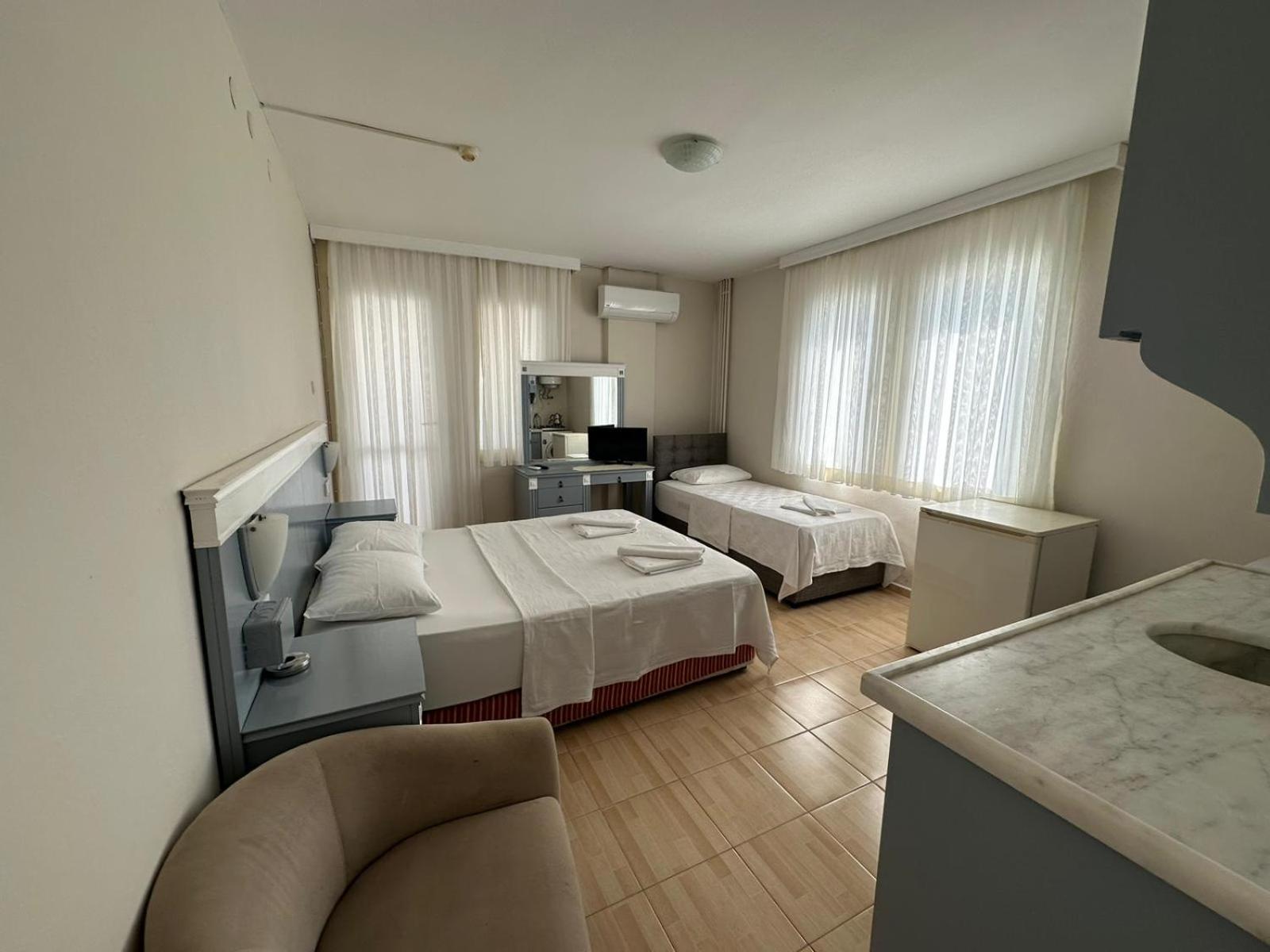 Cicek Apart Hotel Çeşme Εξωτερικό φωτογραφία
